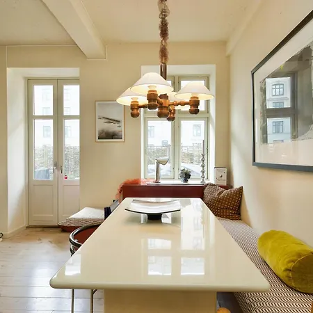 With Terrace And Garden At Frederiksberg Appartement