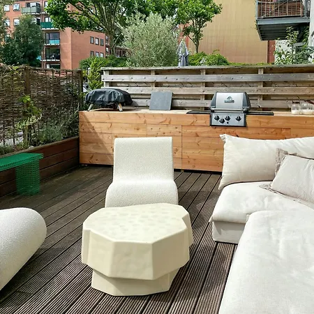 With Terrace And Garden At Frederiksberg *